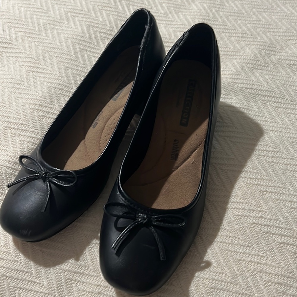 Women’s black heels
